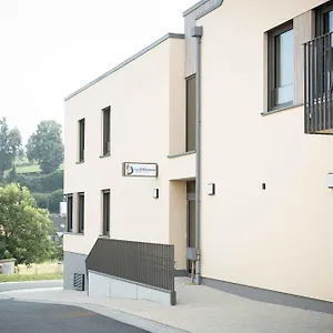 Hotel La Difference, Vichten